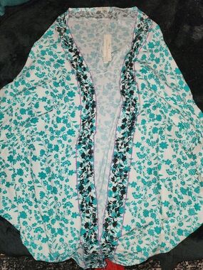 lovestitch Teal and White Floral Open-Front Tunic
